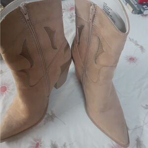 Stylish Tan Western short top boots